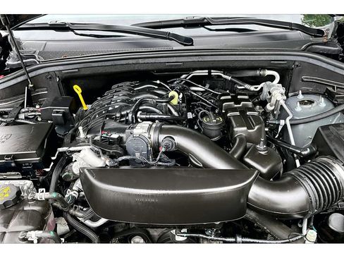 Used 2025 Dodge Durango GT AWD/4WD image 12