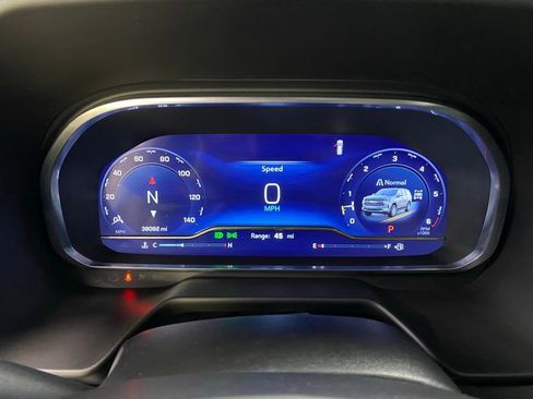 Used 2024 Chevrolet Tahoe Premier w/ Premium Package image 23