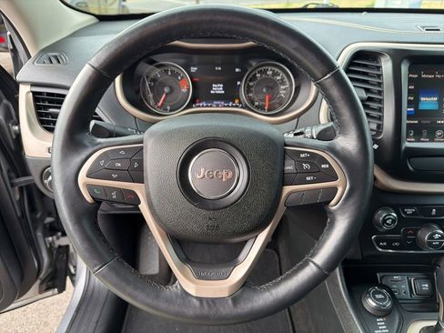 Used 2016 Jeep Cherokee Limited AWD/4WD image 46