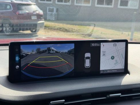 Used 2025 Genesis GV70 2.5T image 4