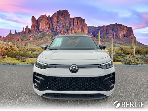 New 2026 Volkswagen Tiguan SE R-Line FWD image 6