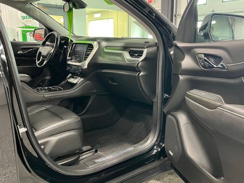 Certified 2023 GMC Acadia SLT w/ Trailering Package image 9