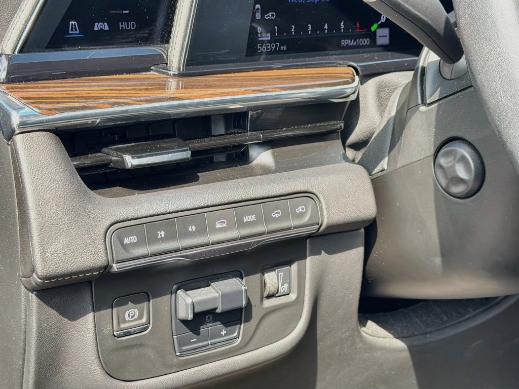 Used 2023 Cadillac Escalade Premium Luxury w/ Performance Package AWD/4WD image 10