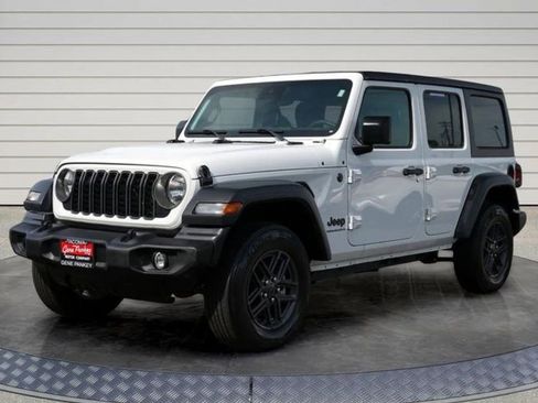 Used 2025 Jeep Wrangler Unlimited Sport AWD/4WD image 3
