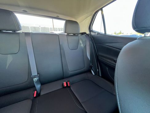 Used 2025 Buick Encore GX Preferred FWD image 36