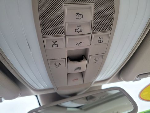 Used 2016 Mercedes-Benz E 350 4MATIC Sedan image 42