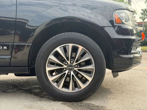 Used 2015 Lincoln Navigator 4WD image 35