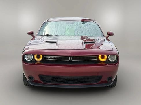 Used 2019 Dodge Challenger SXT RWD image 2