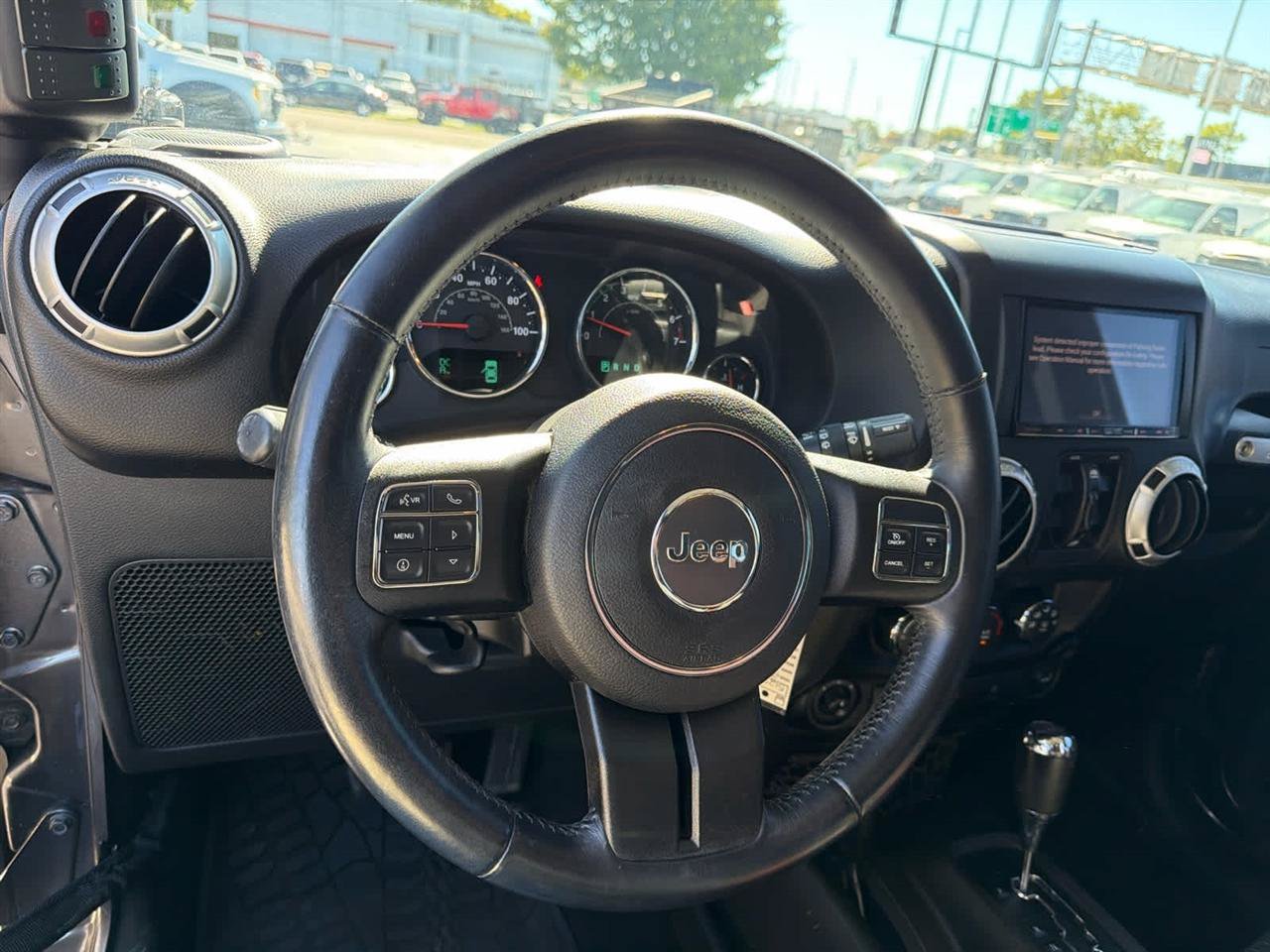 Used 2017 Jeep Wrangler Unlimited Sahara w/ Connectivity Group AWD/4WD image 17
