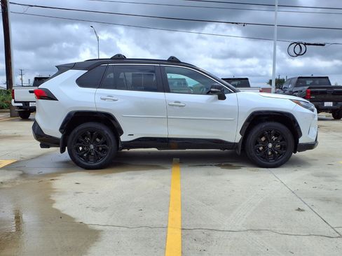 Used 2024 Toyota RAV4 XSE AWD/4WD image 4