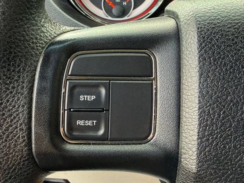 Used 2013 Dodge Grand Caravan SXT FWD image 24