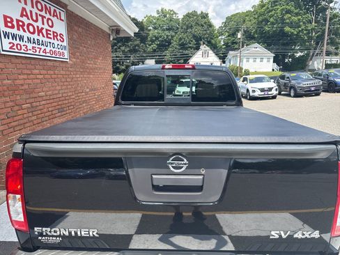 Used 2016 Nissan Frontier SV w/ SV Value Truck Package AWD/4WD image 11