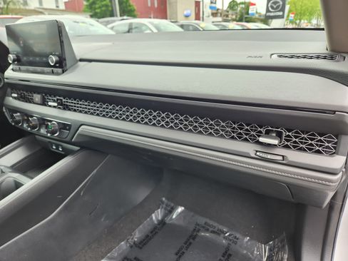 Used 2025 Honda Accord SE image 17