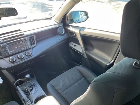 Used 2016 Toyota RAV4 LE image 14
