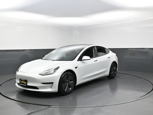 Used 2023 Tesla Model 3 Standard Range RWD image 3