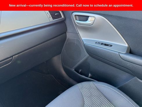 Used 2018 Kia Niro LX image 23
