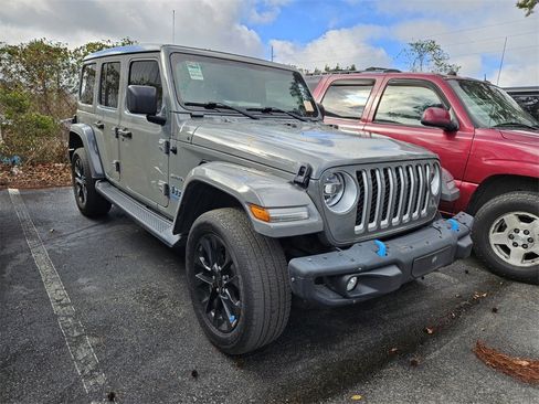 Used 2021 Jeep Wrangler Unlimited Sahara w/ Cold Weather Group image 5