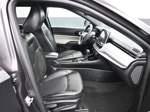 Used 2023 Jeep Compass Limited AWD/4WD image 23