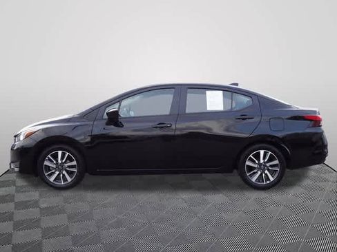 Used 2023 Nissan Versa SV image 2