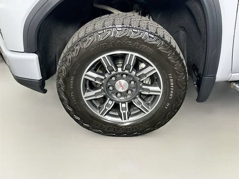 Used 2024 GMC Sierra 1500 AT4 w/ AT4 Preferred Package AWD/4WD image 36