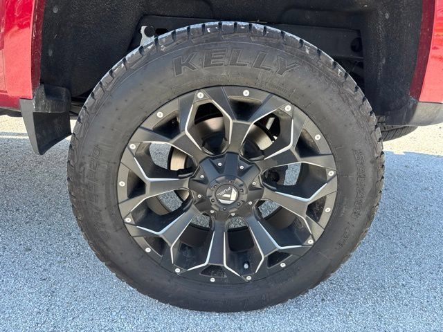 Used 2021 Chevrolet Colorado Z71 w/ Safety Package RWD image 9