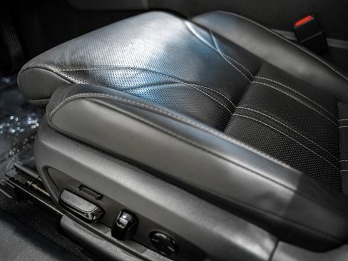 Used 2023 Lexus ES 300h w/ Luxury Package image 34