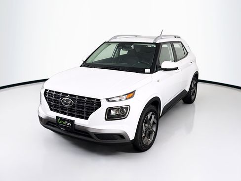 Used 2025 Hyundai Venue SEL FWD image 3