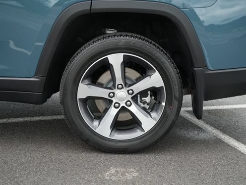 New 2026 Jeep Grand Cherokee L Limited w/ Luxury Tech Group II AWD/4WD image 48