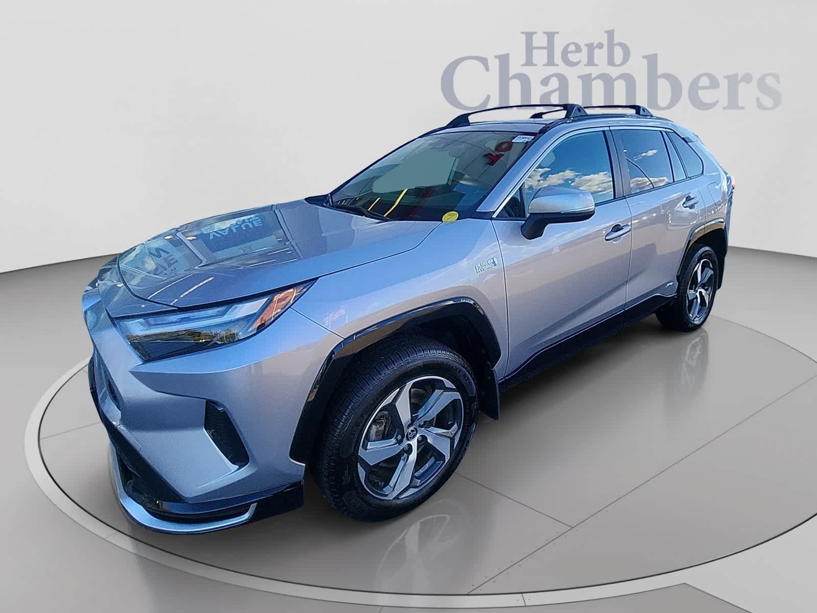 Used 2022 Toyota RAV4 SE w/ Weather & Moonroof Package AWD/4WD image 11