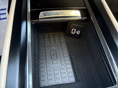 Used 2025 Lincoln Corsair FWD w/ Equipment Group 101A image 19