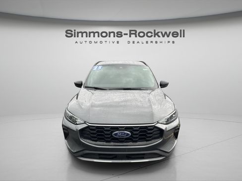 Used 2025 Ford Escape ST-Line AWD/4WD image 8