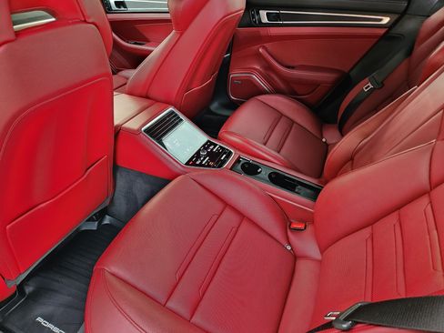 Used 2019 Porsche Panamera GTS AWD/4WD image 27