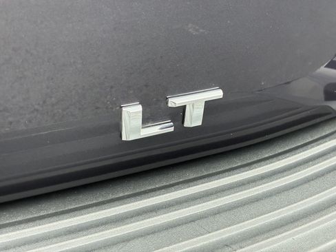 Used 2022 Chevrolet Tahoe LT w/ LT Signature Plus Package RWD image 11