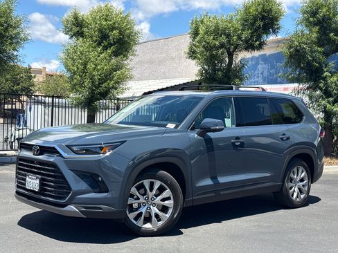 Certified 2026 Toyota Grand Highlander AWD image 2