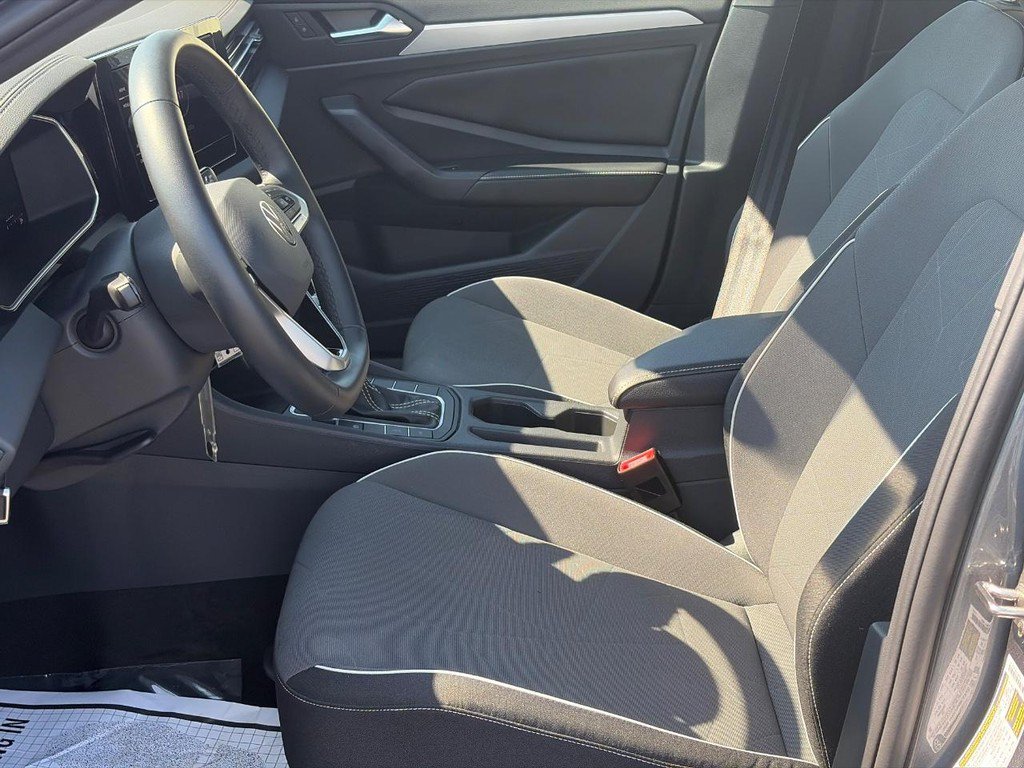 Used 2026 Volkswagen Jetta Sport FWD image 18