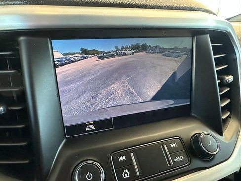 Certified 2023 GMC Acadia SLT w/ Preferred Package image 29