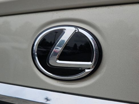 Used 2021 Lexus ES 250 w/ Premium Package AWD/4WD image 31