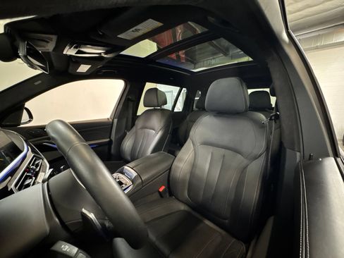 Used 2022 BMW X7 M50i AWD/4WD image 6