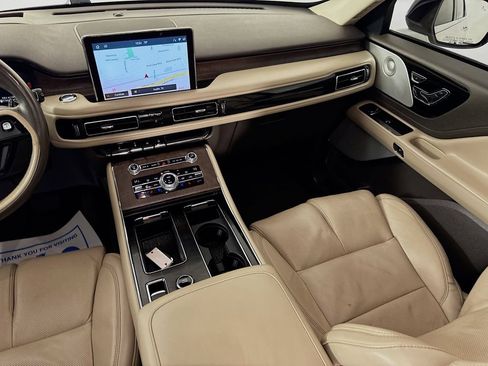 Used 2020 Lincoln Aviator Grand Touring w/ Equipment Group 301A AWD/4WD image 31