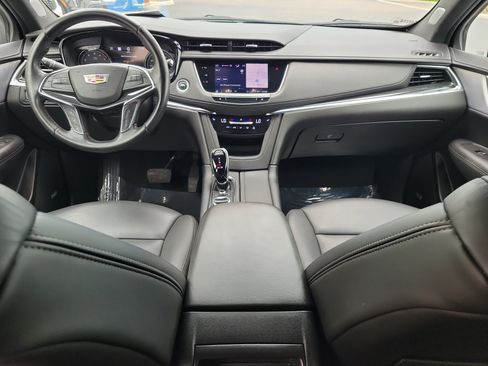 Used 2022 Cadillac XT5 Premium Luxury w/ Technology Package AWD/4WD image 12