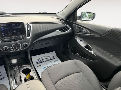 Used 2024 Chevrolet Malibu LT w/ Sport Edition FWD image 12
