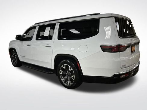 Certified 2024 Jeep Wagoneer L Series III w/ Flexible Seating Group image 3