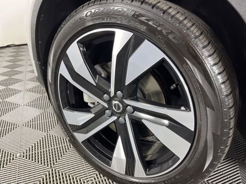 Used 2023 Volvo XC40 B5 Plus w/ Driver Assist Package AWD/4WD image 12