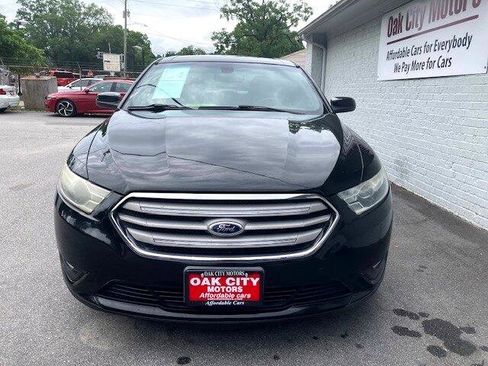 Used 2015 Ford Taurus SEL image 3