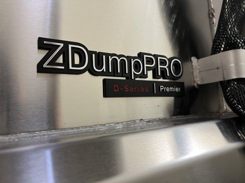 New 2025 Ford F550 4x4 Supercab Super Duty image 32