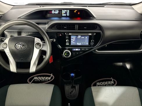 Used 2016 Toyota Prius C Two image 21