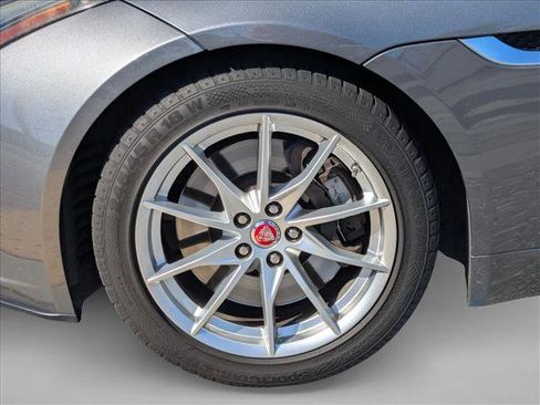 Used 2019 Jaguar F-TYPE Convertible image 19