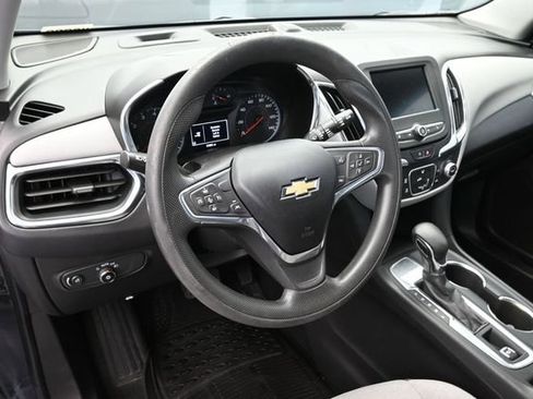 Used 2022 Chevrolet Equinox LS w/ Driver Confidence II Package FWD image 23