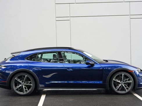 Used 2022 Porsche Taycan 4 Cross Turismo AWD/4WD image 56