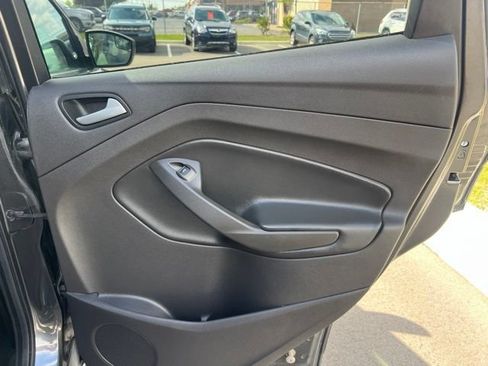Used 2015 Ford Escape SE FWD image 12
